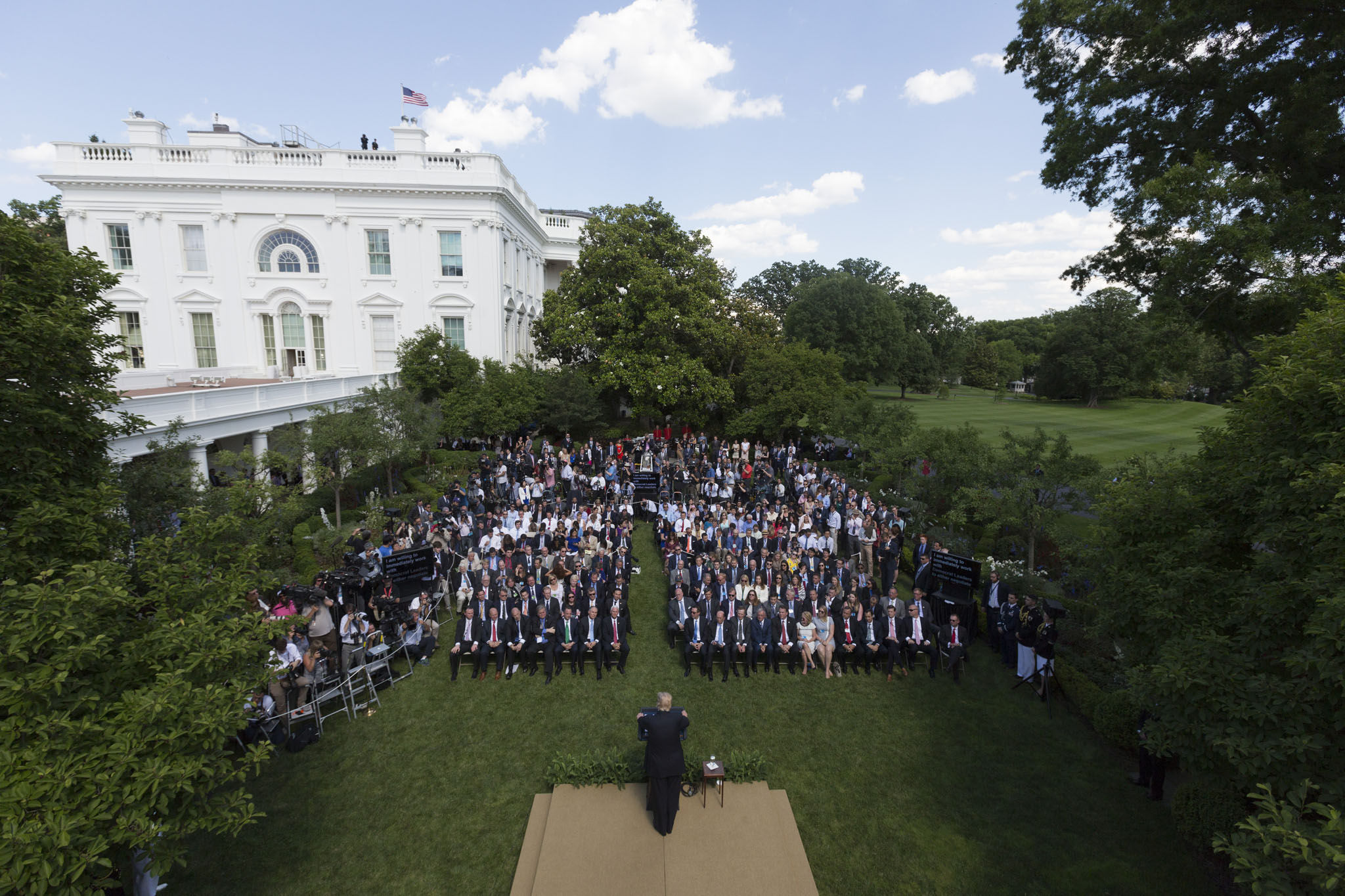 First Lady Announces Plan To Renovate Rose Garden