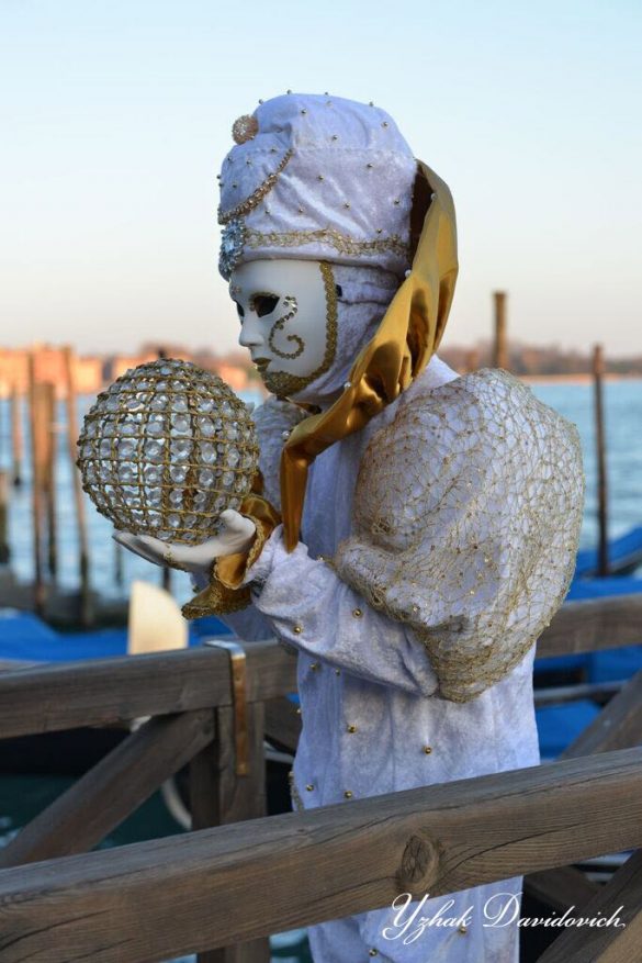 Venice To Jerusalem: &ldquo;The Magic In The Lens&rdquo;, Yitzhak Davidovich&rsquo;s Exhibition In The Israeli Knesset