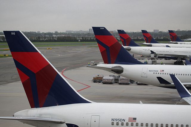 Delta Air Lines CEO Ditches ‘Divisive Vaccine Mandate