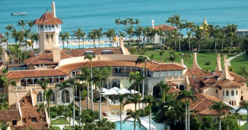 “Dark Times For America” - 30 FBI Agents Raided Trump’s Mar-A-Lago Home Turning The U.S. Into A Zimbabwean Venezuelan Banana Republic