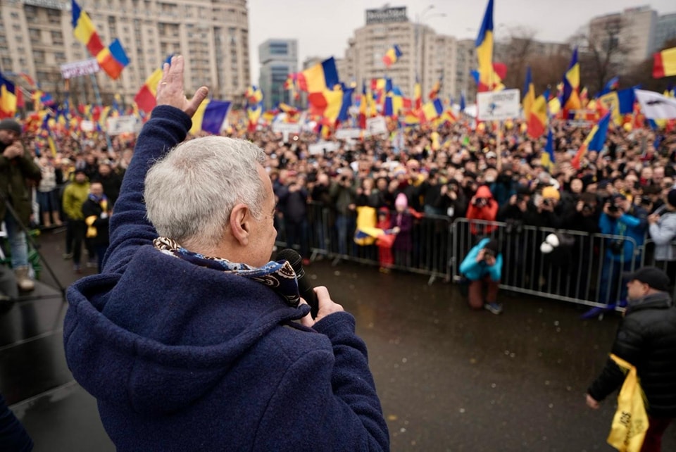 There are currently thousands of people protesting in front of the election bureau as the globalists are trying to push the country to the brink of civil war.