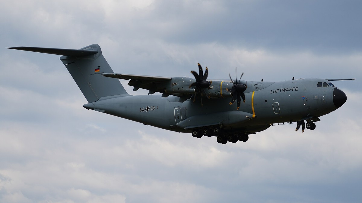 Luftwaffe Airbus A400M Atlas on approach to Wunstorf Air Base